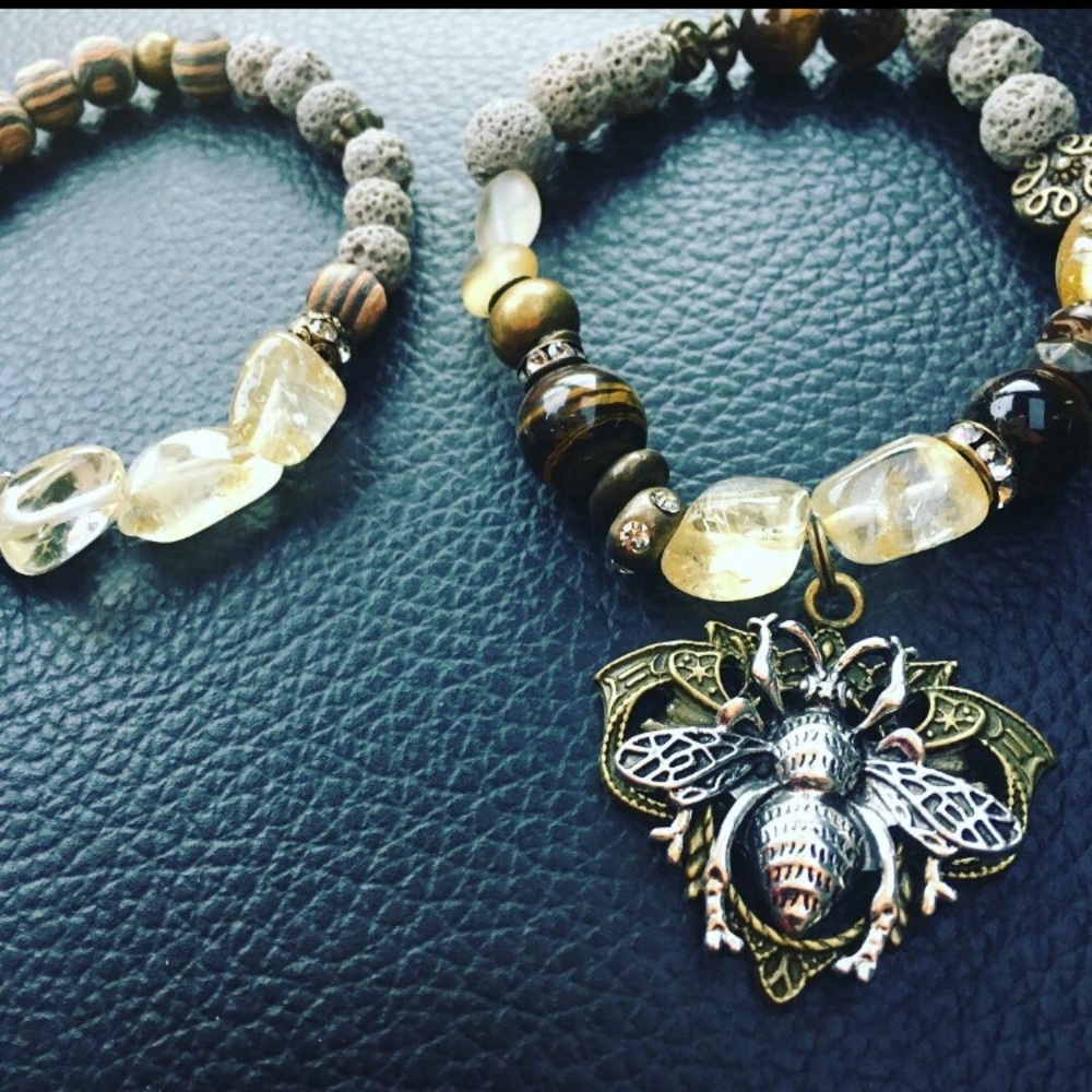 Essential Oil Diffuser Bracelet Set 🖤💛🐝